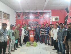 Hempri Beno Lesnussa Resmi Daftar Di PDI-P Bursel Sebagai Balon Wakil Bupati