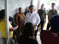 Pj Wali Kota Tebing Tinggi Jangkau Keluarga Terlantar Di Kolong Jembatan Pasar Sakti