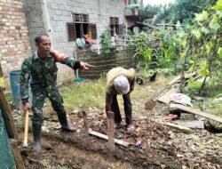 Gotong Royong Warga dan Satgas TMMD Ke- 123 Bangun Rumah Layak Huni Di Desa Malako Intan