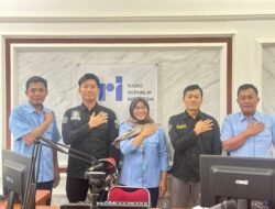 Polres Kaur Gencarkan Sosialisasi Lomba Hari Bhayangkara Ke-79 melalui Stasiun Penyiar RRI Bintuhan