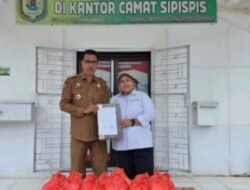 PTPN IV Regional 1 Unit Kebun Gunung Menako Memberikan Bantuan Yang Terdampak Bencana Banjir Di Desa Simalas