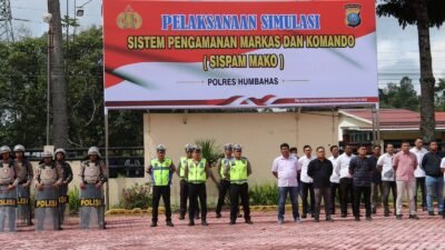 Polres Humbahas Uji Kesiapan Personel Melalui Simulasi Sistem Pengamanan Mako