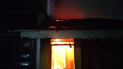 Polres Tebing Tinggi Cek TKP Kebakaran Satu Unit Rumah Di Jalan Rumah Sakit Umum