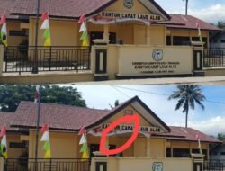 Kantor Camat Lawe Alas Jadi Sorotan, Umbul-Umbul Merah Putih Kusam Dan Koyak Dipasang Saat HUT RI