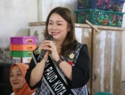 Bunda PAUD Gunungsitoli Kunjungi KB Kasih Karunia, Cek Kesehatan Anak Dan Serahkan APE