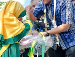 Wabup Sergai Adlin Tambunan Serahkan 1.036 Paket Bantuan Perlengkapan Sekolah